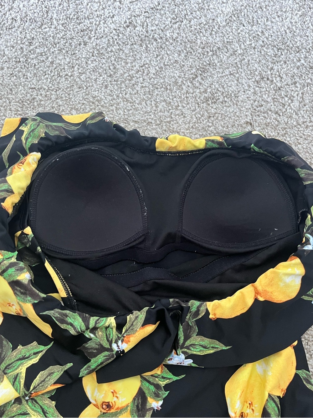 One-Shoulder Lemon Print Swim One-Piece in Black and Yellow - Picture 5 of 8